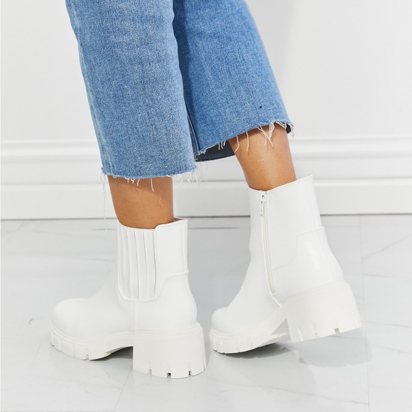 White Chelsea Style Boho Boots - Picture 5 of 5